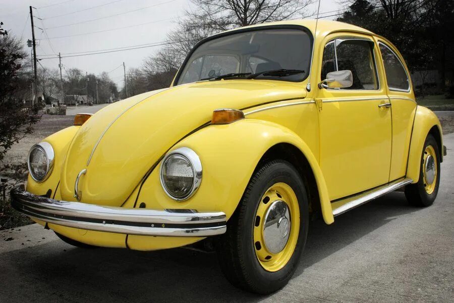 Volkswagen желтый. Volkswagen Beetle Yellow. Volkswagen Жук желтый. Желтая машина Фольксваген Жук. Фольксваген Жук желтый Бамблби.