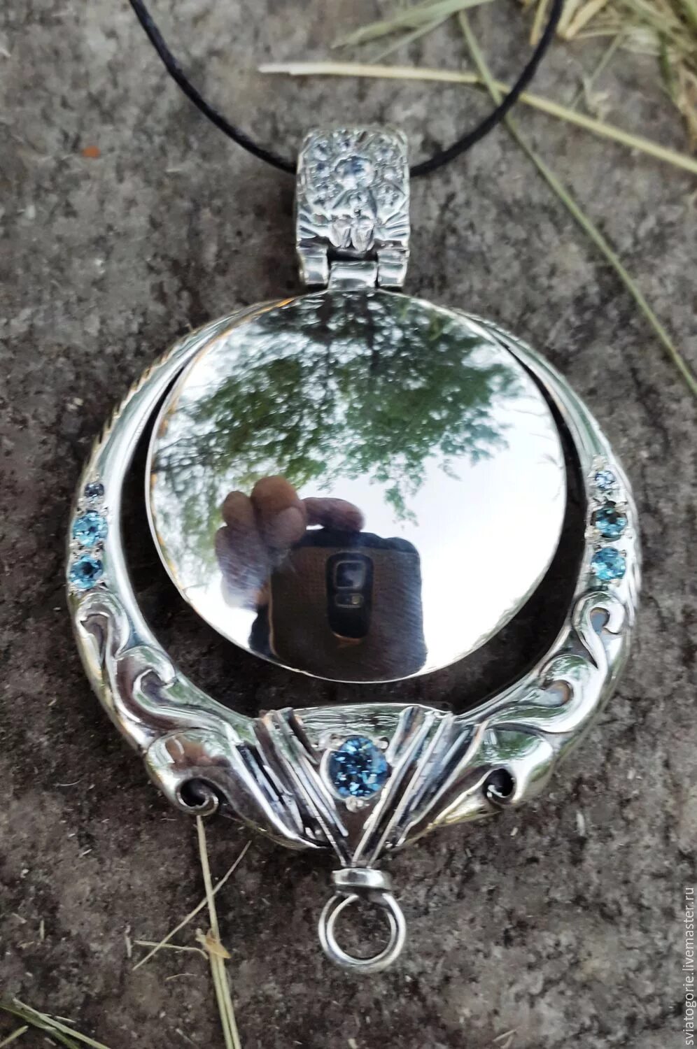 Зеркало оберег. Шаманское зеркало кузунгу. Оберег шаманское зеркало. Толи Шаманский оберег. Толи серебро шаманское зеркало.