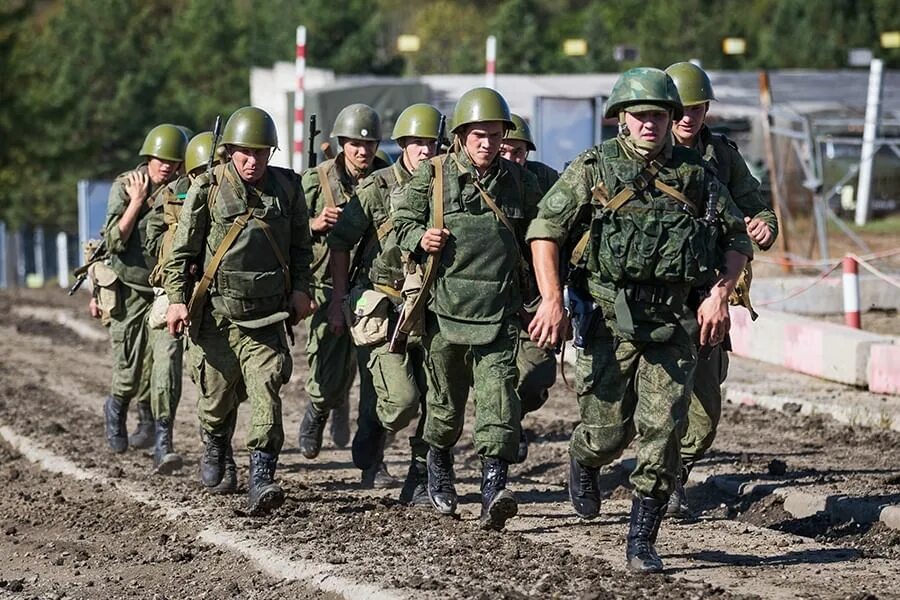 Армию сохранить. Российская армия. Солдат Российской армии. Сухопутные войска. Солдаты России.