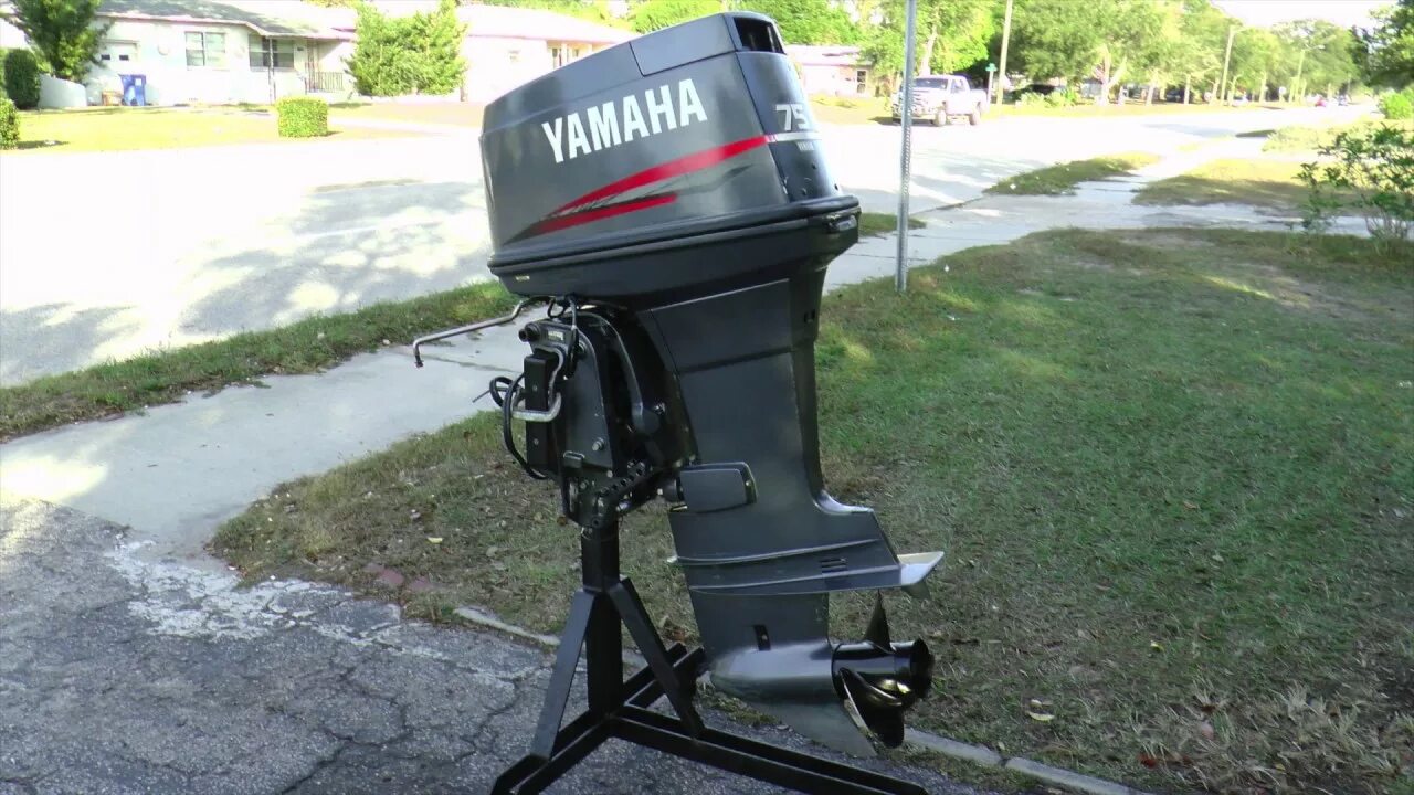 Лодочный мотор 70 купить. Yamaha outboard 2/two stroke. Ямаха 75 Лодочный мотор 2т. Yamaha 70 Лодочный мотор. Лодочный мотор Ямаха 5.