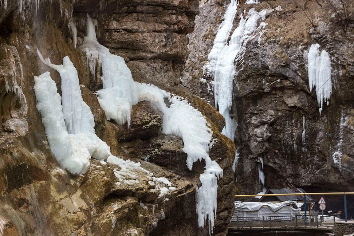 Голубые озёра кабардино-балкария нальчик чегемские водопады. Кабардино-балкарская республика чегемские водопады. Ставрополье чегемские водопады. Водопад адай су кабардино-балкария. Чегемские водопады смотровая.