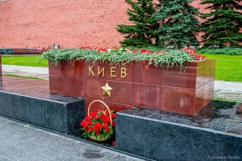 Герои красного города