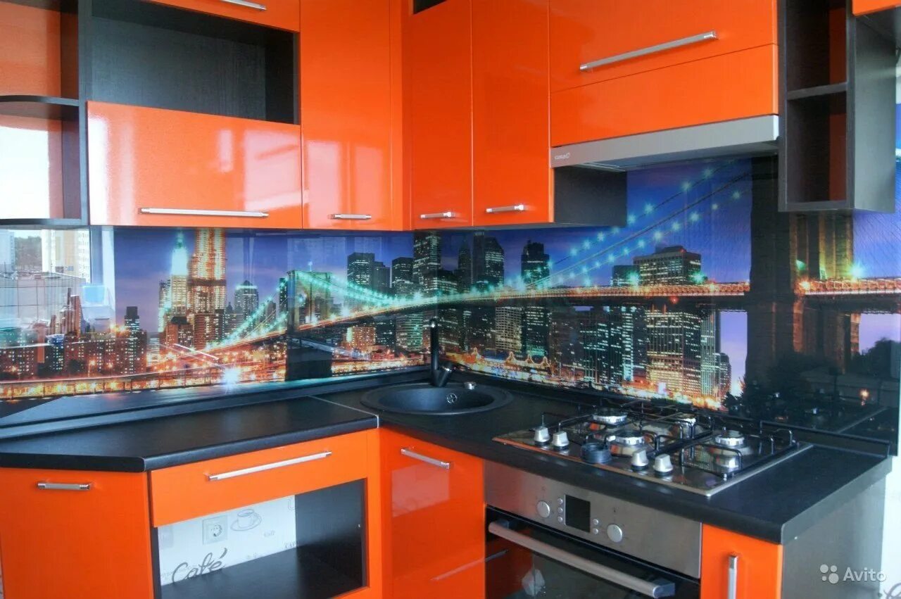 Фартук для кухни оранжевого цвета. Стеновая панель оранжевая для кухни. Стеновые панели оранжевые для кухни. Оранжевая кухня. Оранжевый фартук