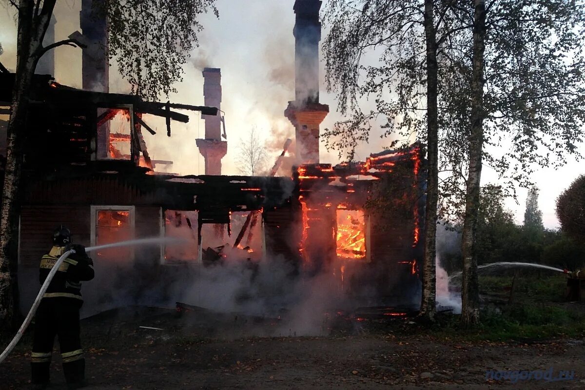 Пожар в малой Вишере. ЦРБ малая Вишера. Последний пожар в малой Вишере. Малая Вишера сгорел дом. Погода малой вишере новгородской области