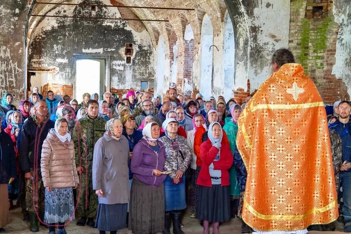 Пламенные младенцы крестный ход. Крестный ход пламенные младенцы. Климковский крестный ход 2020. Белая холуница крестный ход. Климовский крестный ход пламенным младенцем 2022 фото.