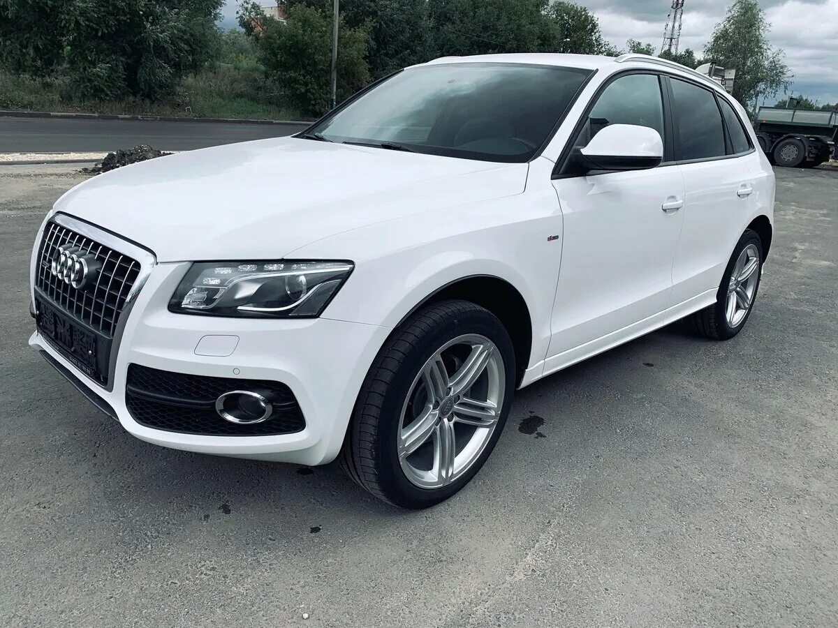 Купить ауди q5 с пробегом. Audi q5 2011. Audi q5 i (8r). Audi q5 White. Ауди ку 5 белая.