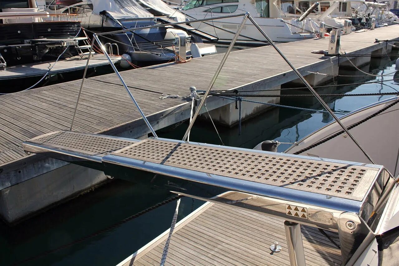 Подлодка к-77. Лодка барс 230 графит. Лодка 77. Парусная яхта макси 77. Лодка 77.