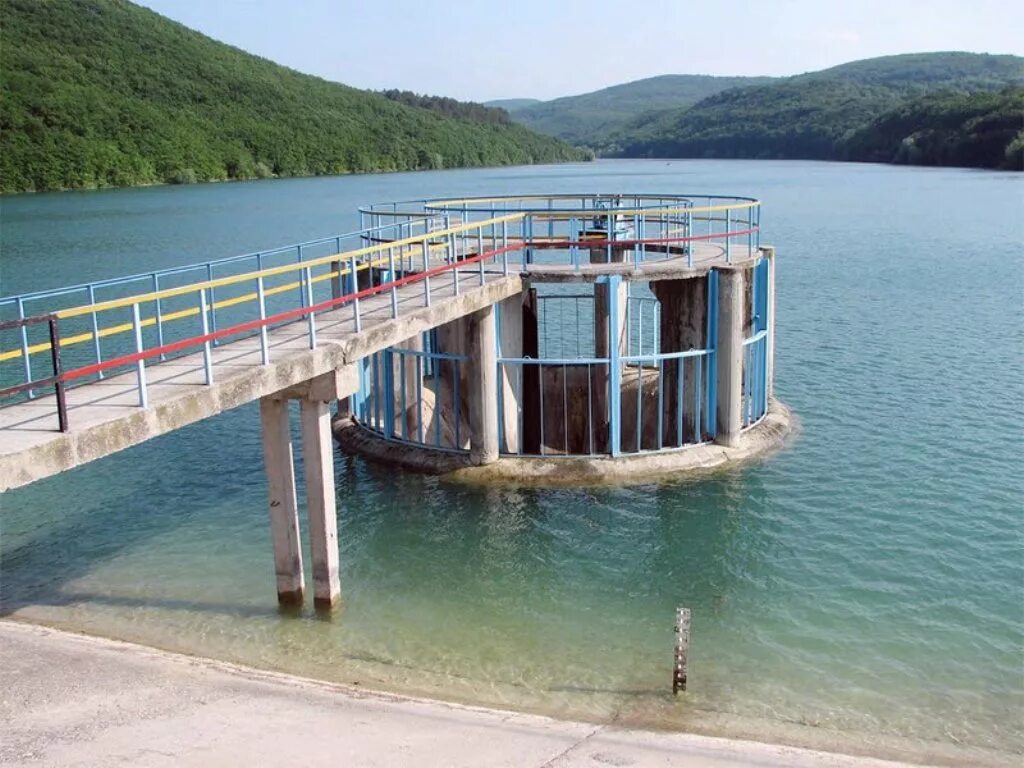 Водохранилище это. Балановское водохранилище. Водохранилище Баланово Крым. Домановское водохранилище. Баланова озеро Крым.