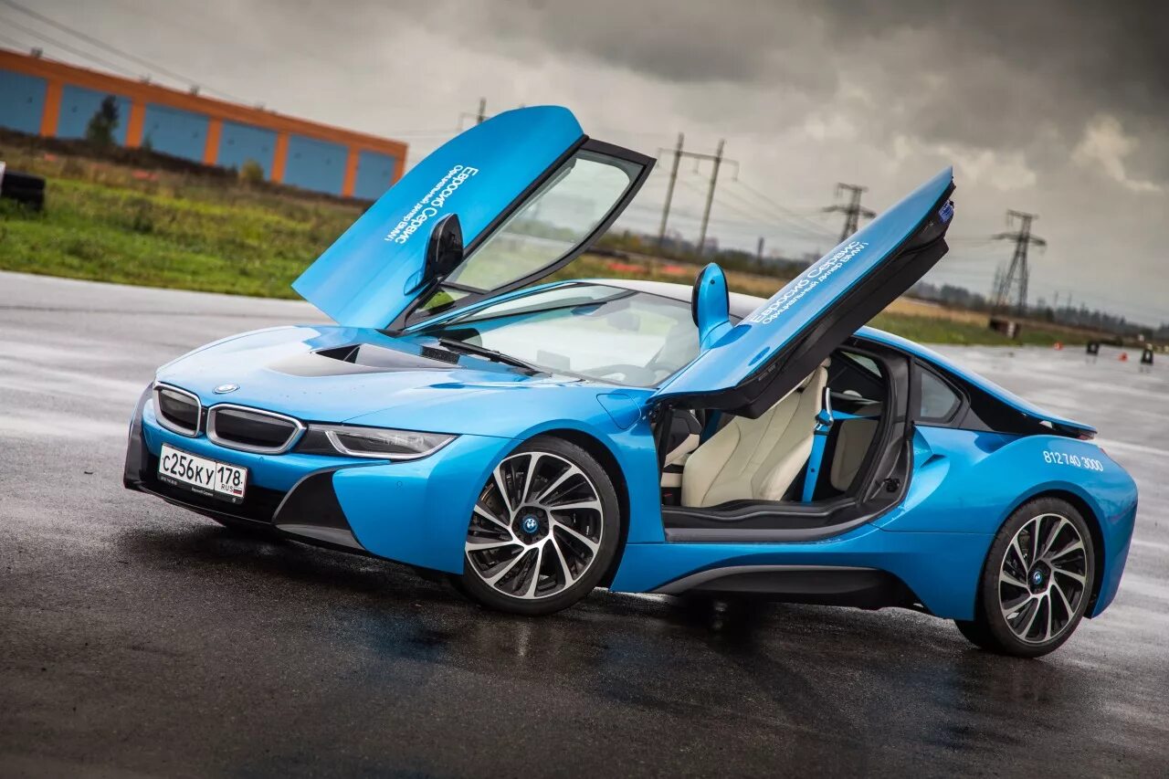 Б в ай 8. БМВ i8. BMW i8 2016. БМВ суперкар i8. BMW i8 2022.