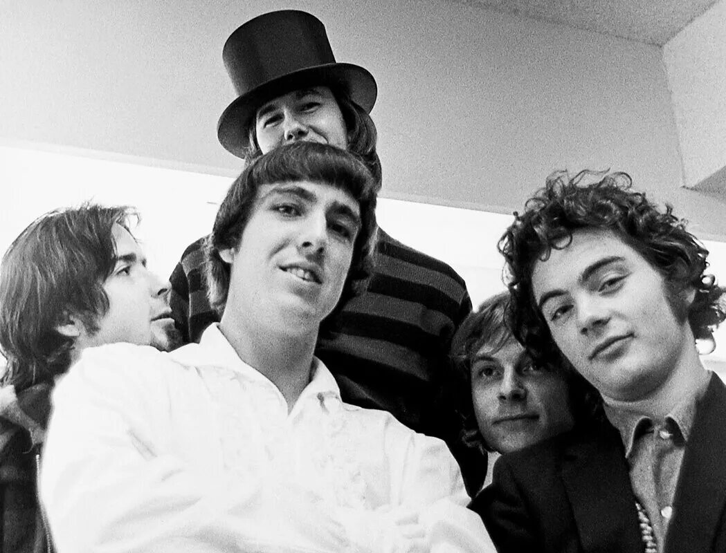 Солистка найтвиш. Фэллон уэн дэтта blood on the dance floor. Группа 8th floor тайская группа. Группа floors. Irris группа.