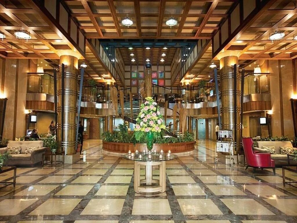 Omega Hotel. 4* (Дубай, бар Дубай). Capitol Hotel Dubai Club.