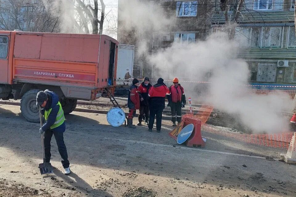 Порыв теплосети. Теплосети Ростов на Дону. Пожарные Ростова-на-Дону. Новости ростов сегодня свежие события