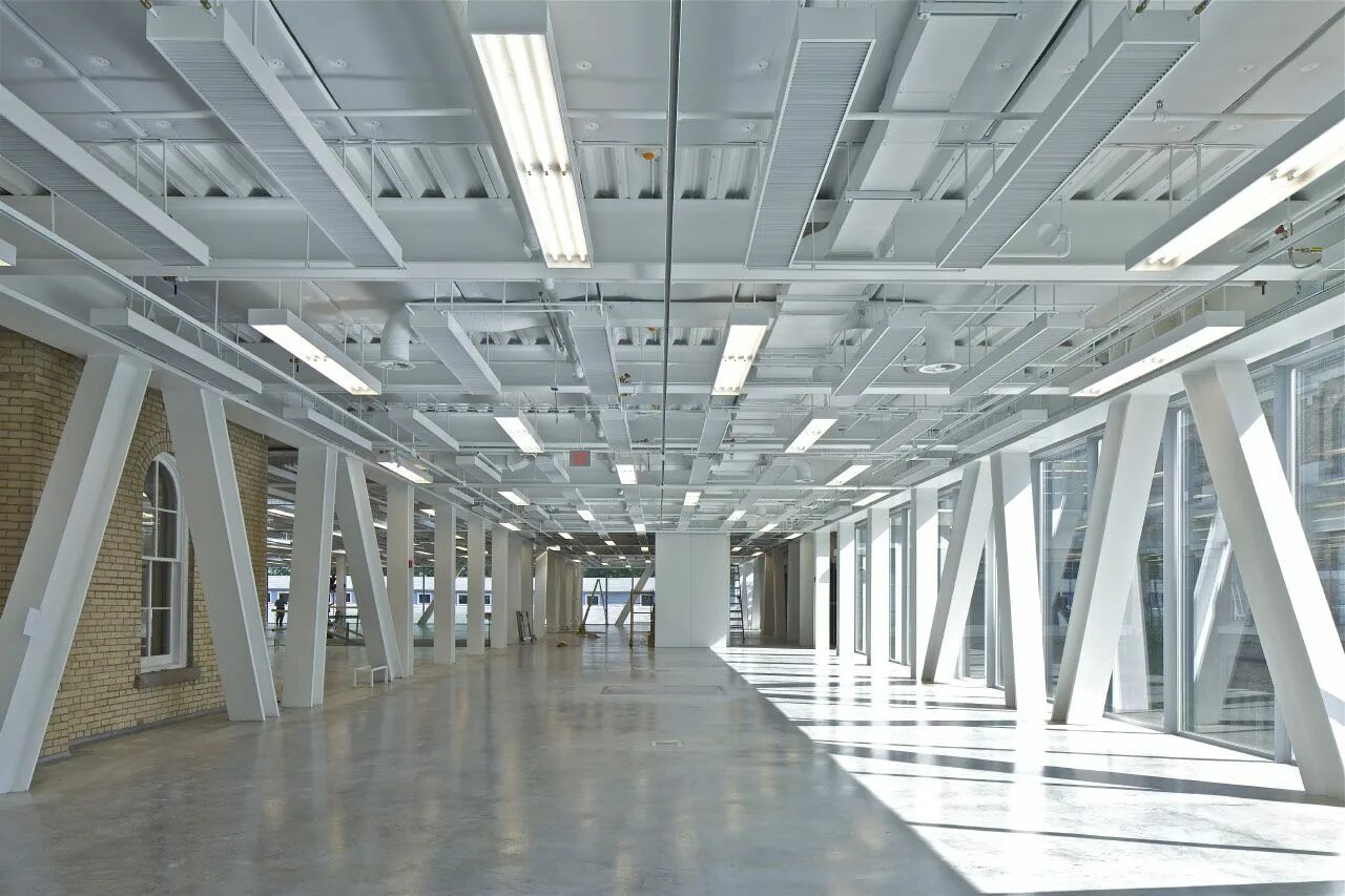 Балка здания. Металлический каркас здания. Прогоны металлические 6м. Двутавровые hts балки. Большепролетные металлические балки.