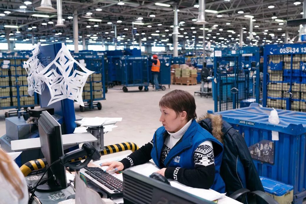 Сортировка почтовых отправлений. Сортировочный центр почты россии. Оператор сортировщик почта. Сортировщик почта россии. Львовский сортировочный центр.