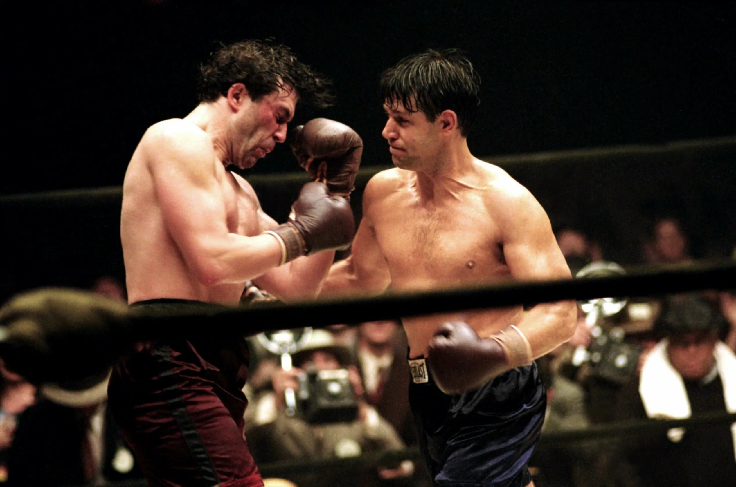 Нокдаун / Cinderella man (2005). Рассел Кроу нокдаун.