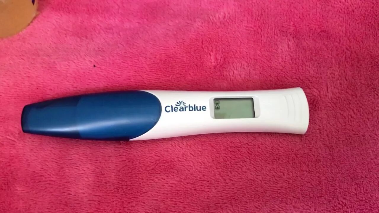 Clearblue через сколько показывает. Электронный тест на беременность clearblue. clearblue реагент. тест на беременность clearblue бракованный. бракованный электронный тест на беременность.
