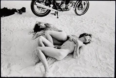 Artwork by Will McBride, Pause in Les Beaux bei Arles, 1978, Made of Gelati...