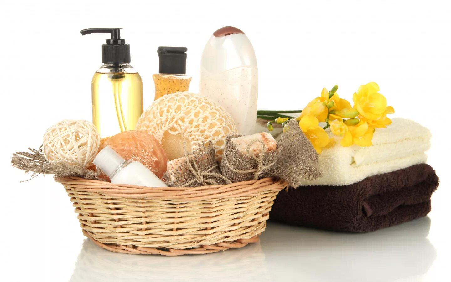 Для душа и души интернет магазин. Подарочный набор косметики для девушки. Набор для принятия ванны. Уходовая косметика в ванной. Bath gift set подарочный набор.