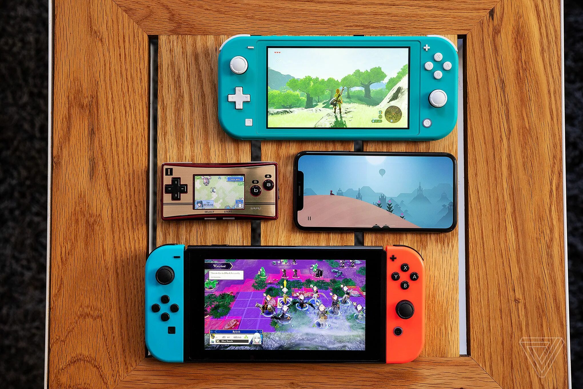 Сравнение nintendo. Нинтендо свитч Лайт. Нинтендо свитч Нинтендо свитч. Nintendo Switch Lite iphone. Нинтендо свитч vs Lite.