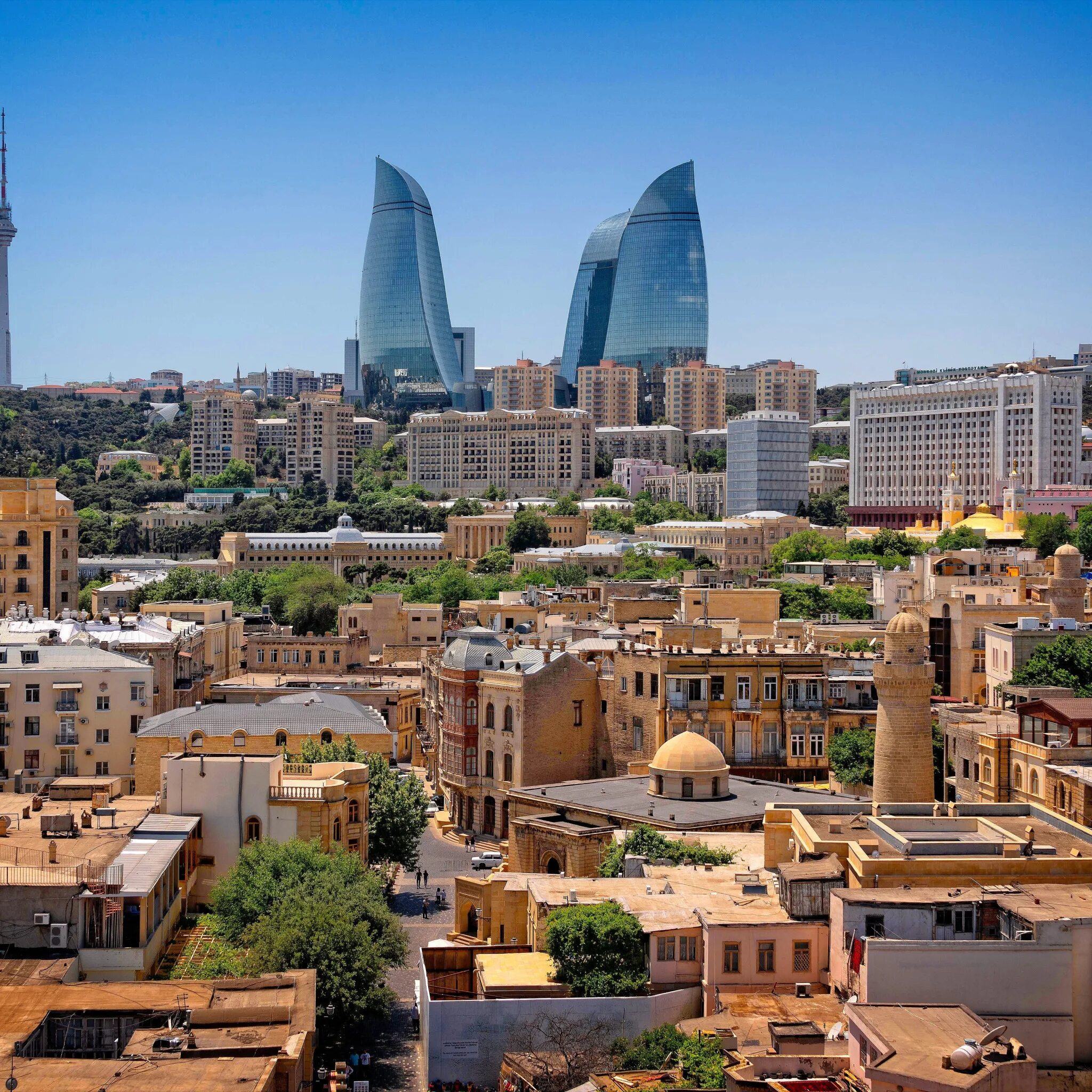 Баку 2022 город. Малая венеция баку. Большой баку. Баку центр. Flame towers азербайджан.