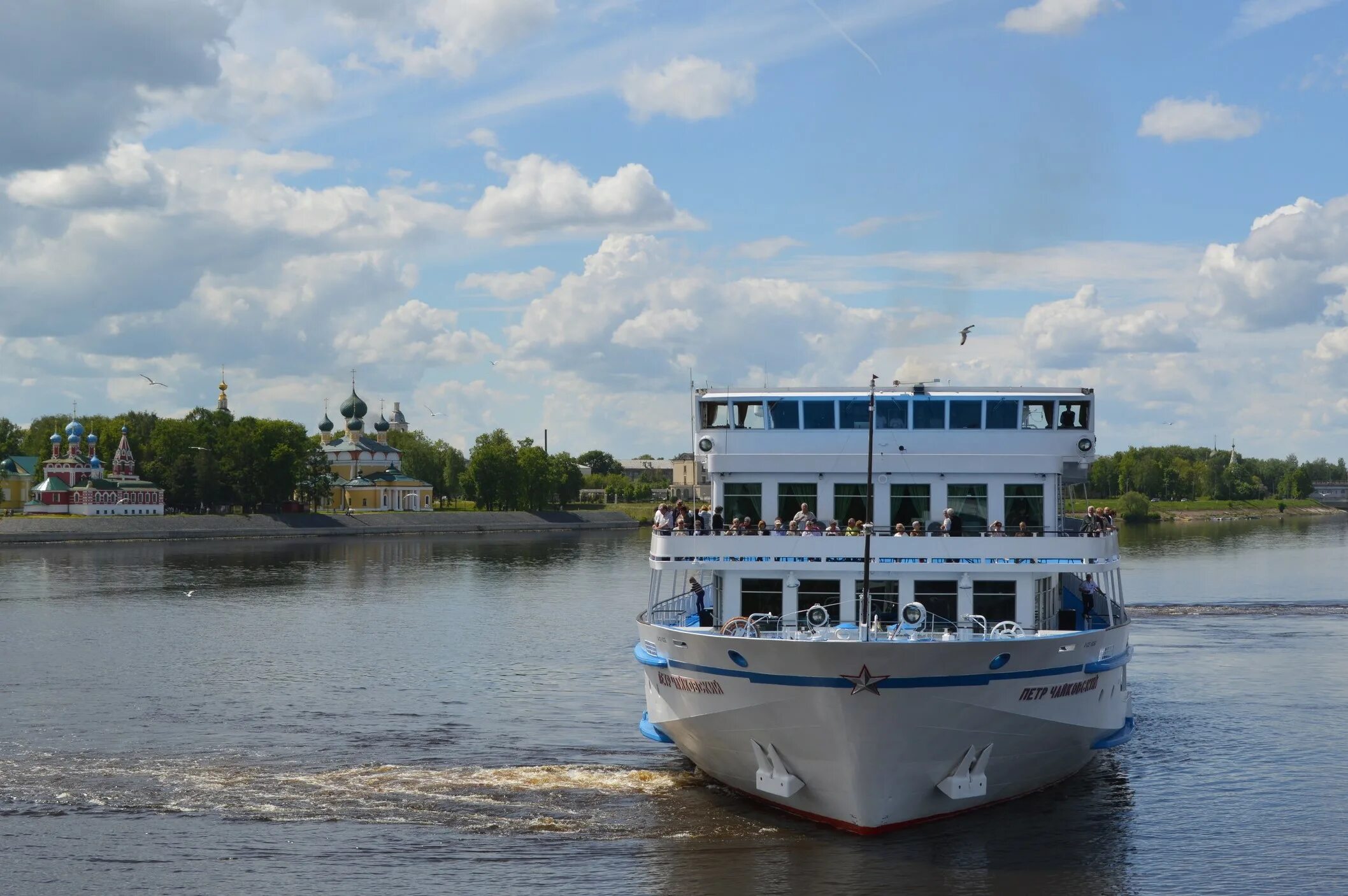 водоход дзержинский теплоход. речной круиз мышкин. круиз на теплоходе углич мышкин. речной круиз мышкин. речной вокзал в городе мышкине.