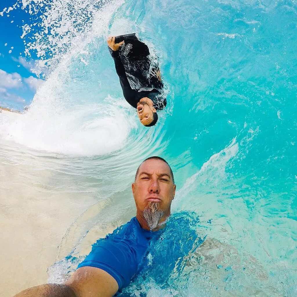 Марина безрукова руфер. Селфи популярно. Кирилл орешкин руфер. Звездное селфи эллен дедженерес. Необычные селфи.