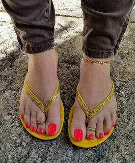 Foot toenails