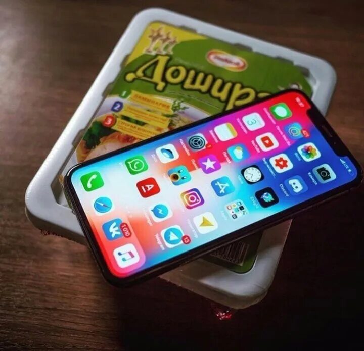 Iphone 100s. Смартфон за 100 рублей. Айфон 100. Телефон за 100 тысяч. Айфон за 1000 рублей