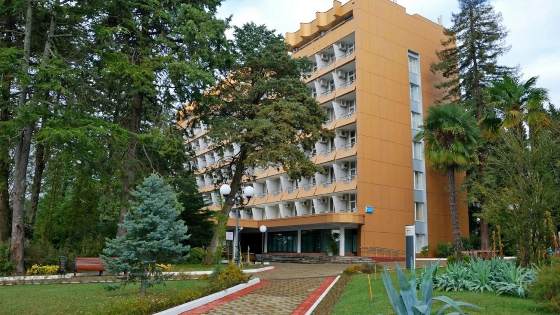 санаторий центр союз кисловодск. санаторий рассея белокуриха. санаторий «россия» (белокуриха, алтайский край). кисловодск. краснодарский край город горячий ключ санаторий предгорье кавказа.