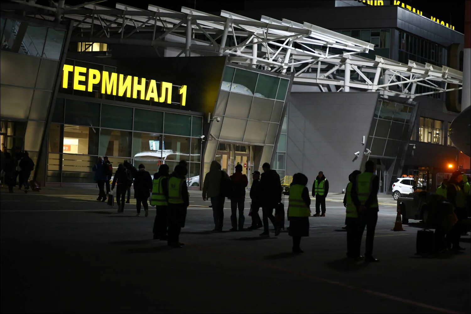 Аэропорт казань какой терминал. Аэропорт казань терминал 1. казань аэропорт терминал 1 международные. аэропорт казань терминал 1а,2. казань аэропорт терминал вылета.