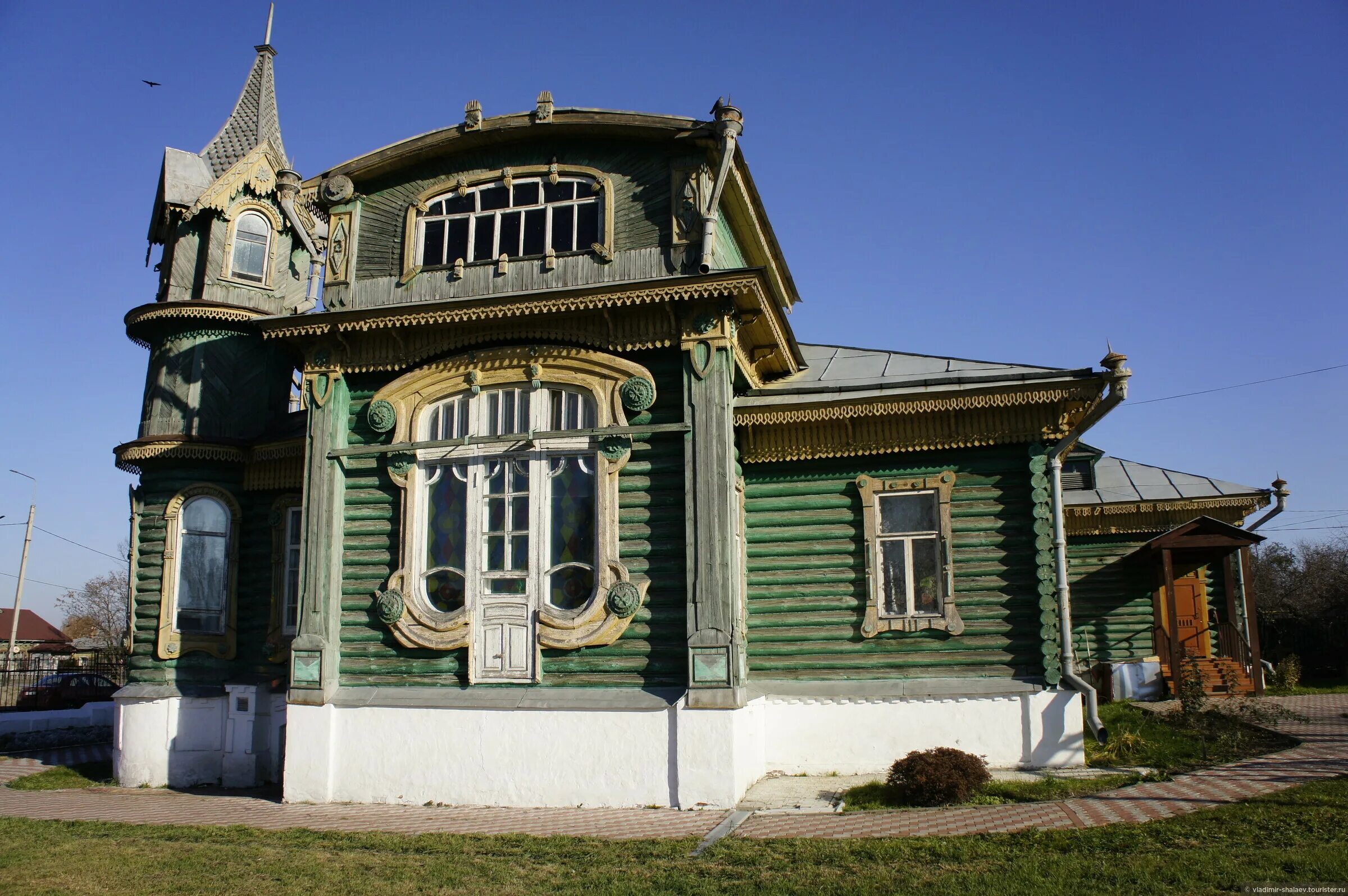 Исторический центр гороховец. Гороховец дом с башнями. Банк гороховец. Гостиница усадьба гороховец. Банк гороховец.