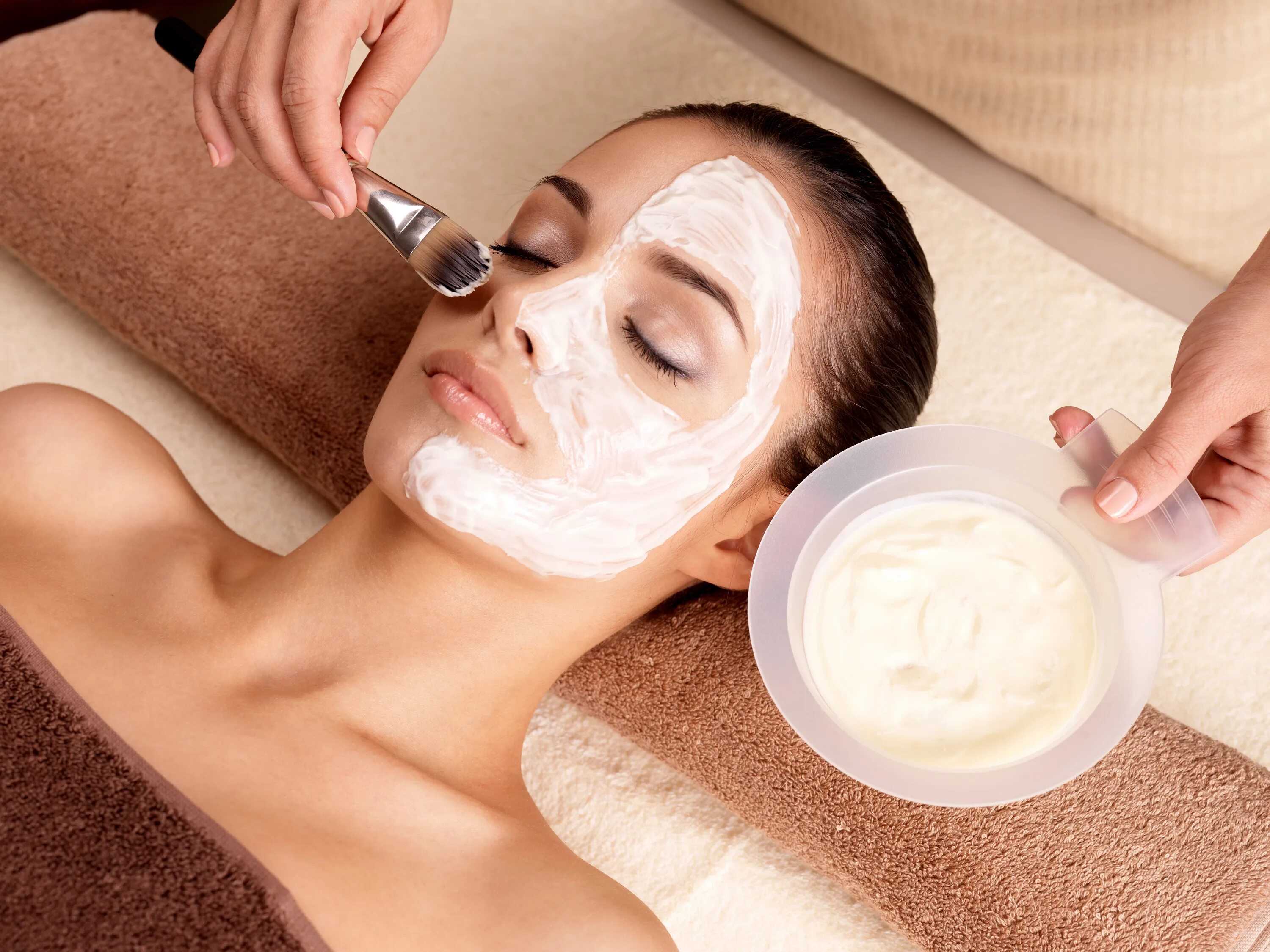 Mask spa. Спа процедуры для лица. Маска для лица в салоне. Маска для лица спа.