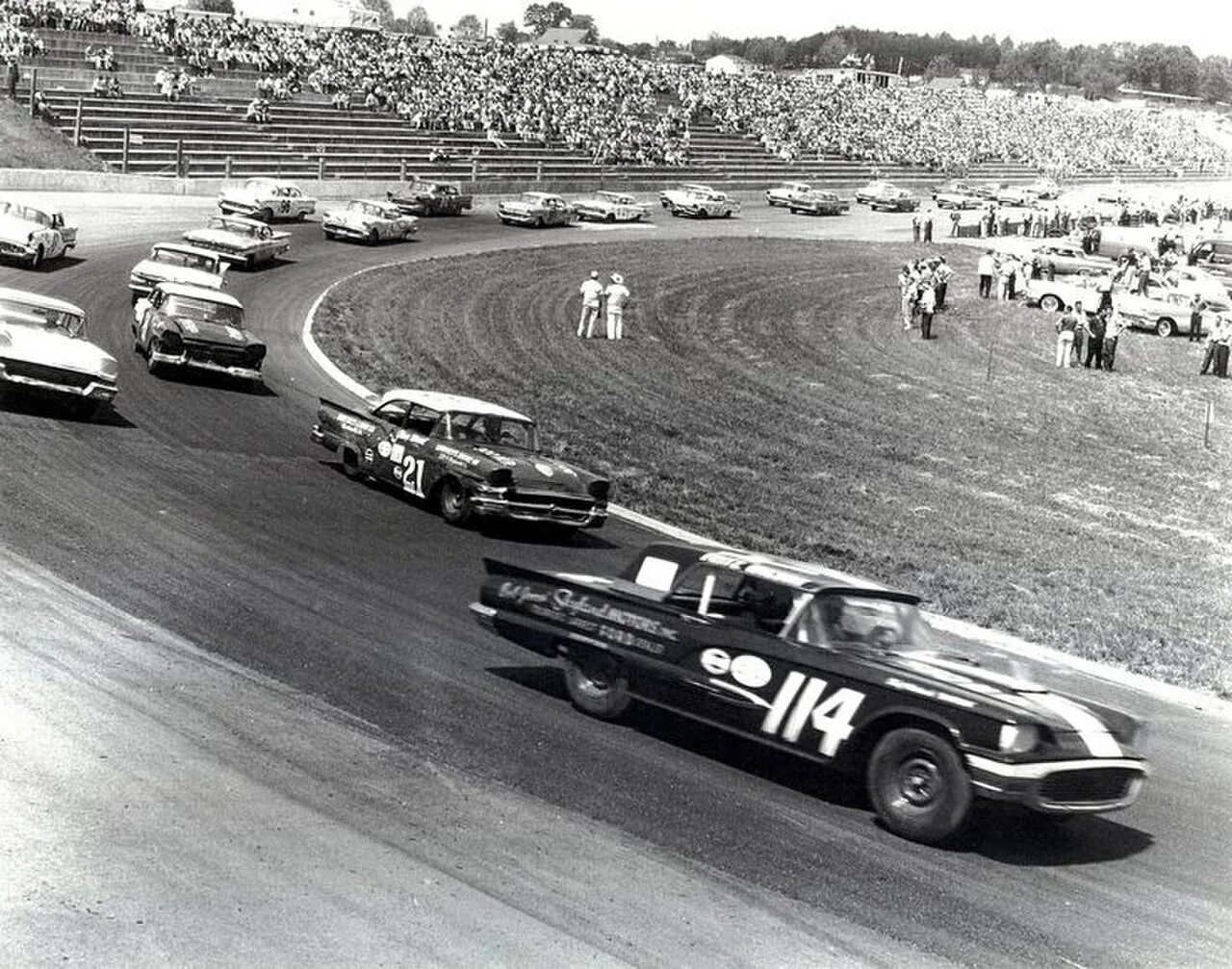 Старый гоняла. Наскар 1950. NASCAR 1950 автомобили. Наскар 1947. Наскар 60-х.