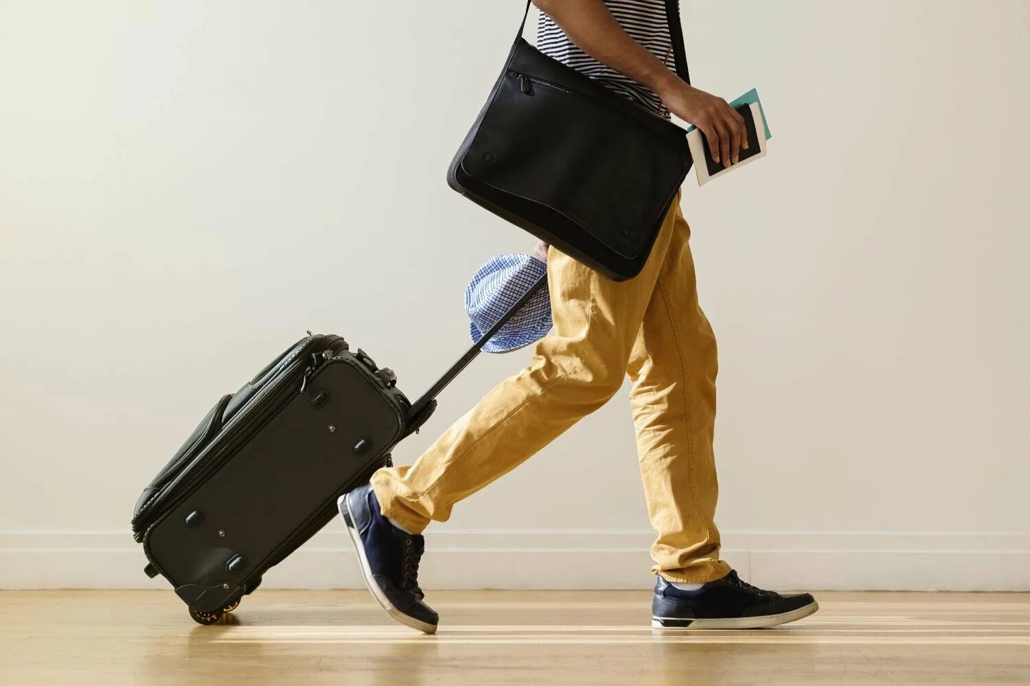 2 character the suitcase load