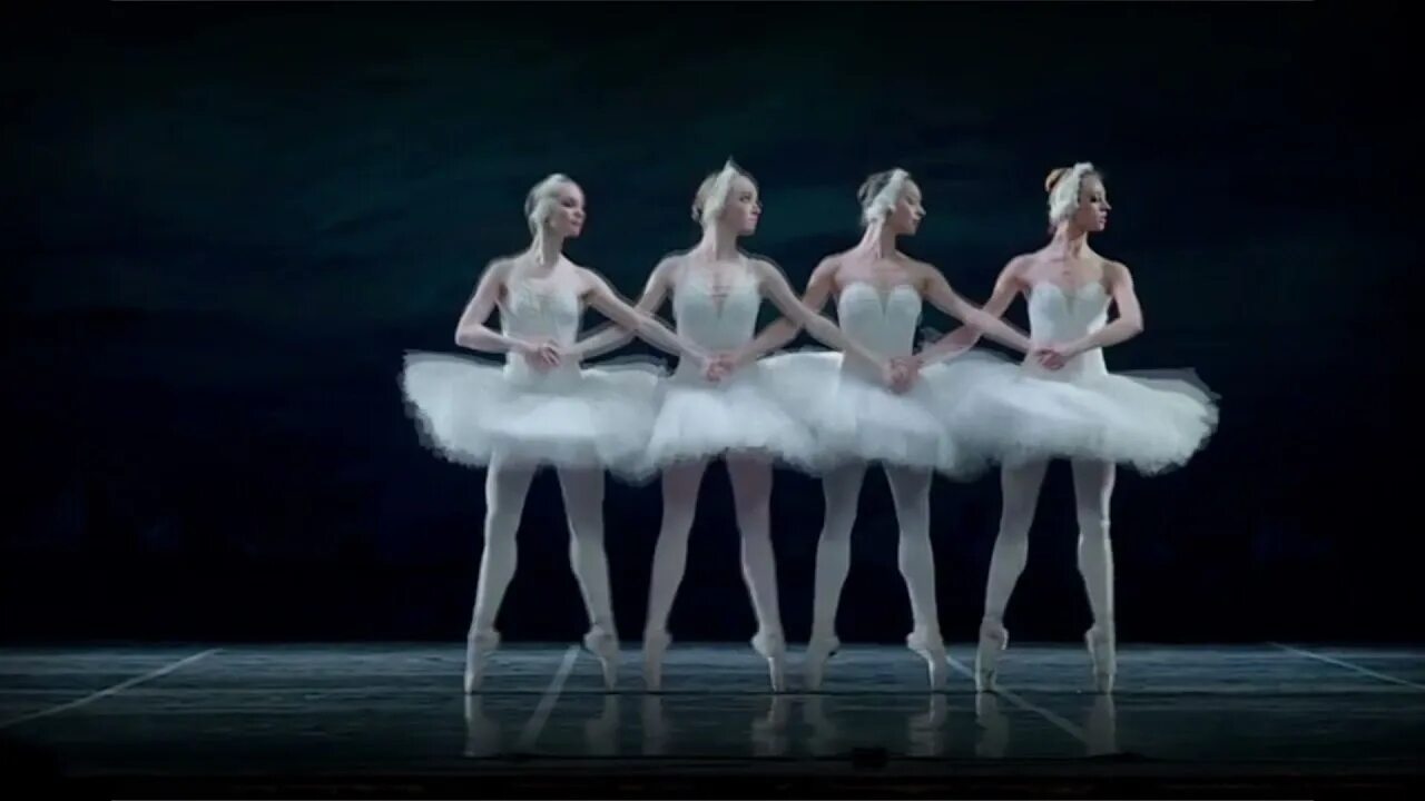 Танец лебединое озеро видео. Танец маленьких лебедей костюм. Костюм для современного танца маленьких лебедей. Танец маленьких лебедей футболка.