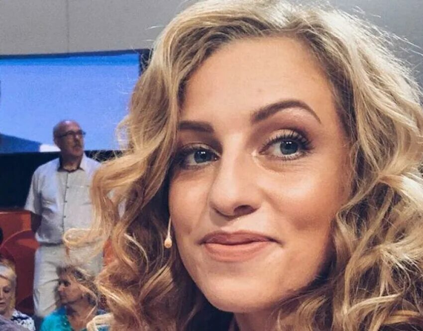 Новая ведущая утро на первом. Цветкова ведущая доброе.