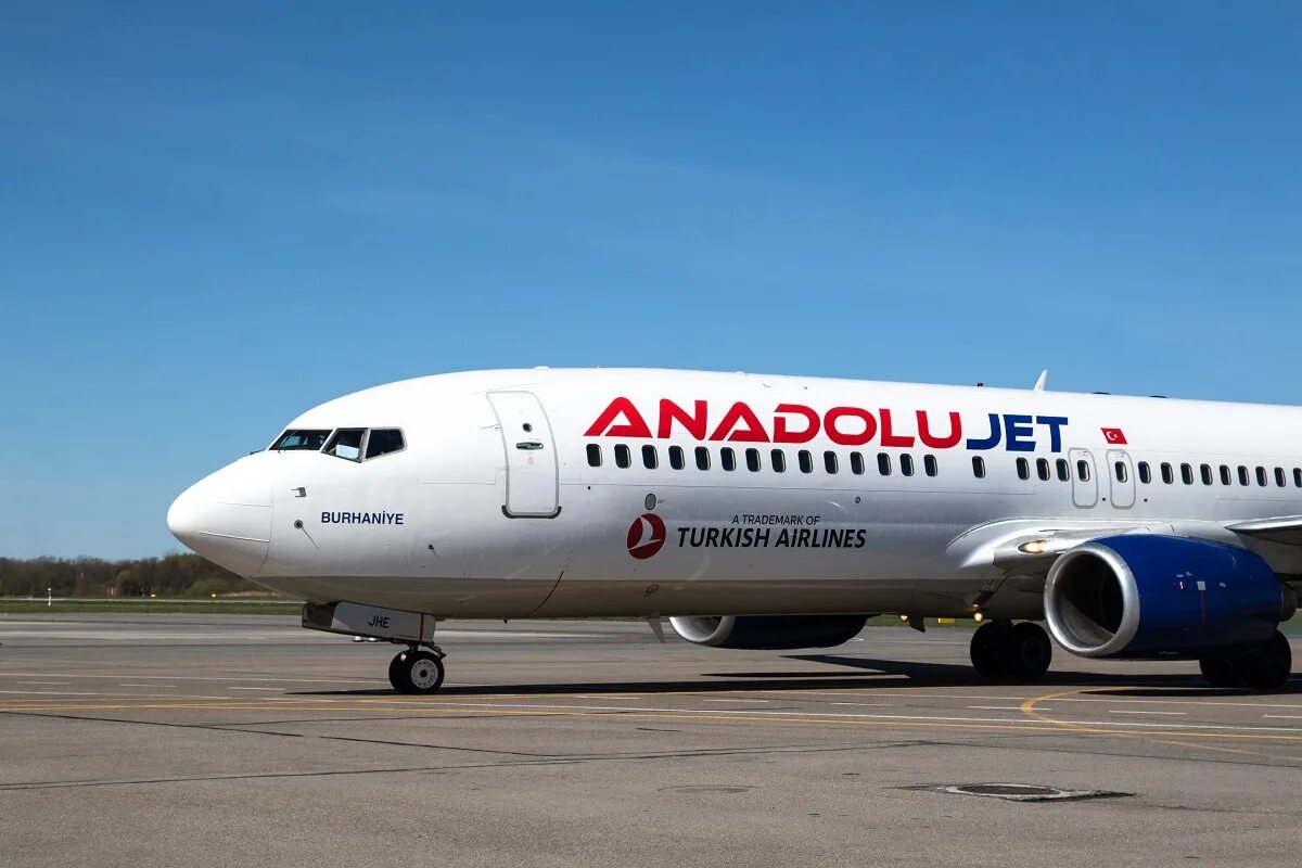 Турецкая авиакомпания Anadolujet. Самолет Туркиш Эйрлайнс. Turkish Airlines в Анталии. Самолет Калининград Турция. Авиарейсы в турцию