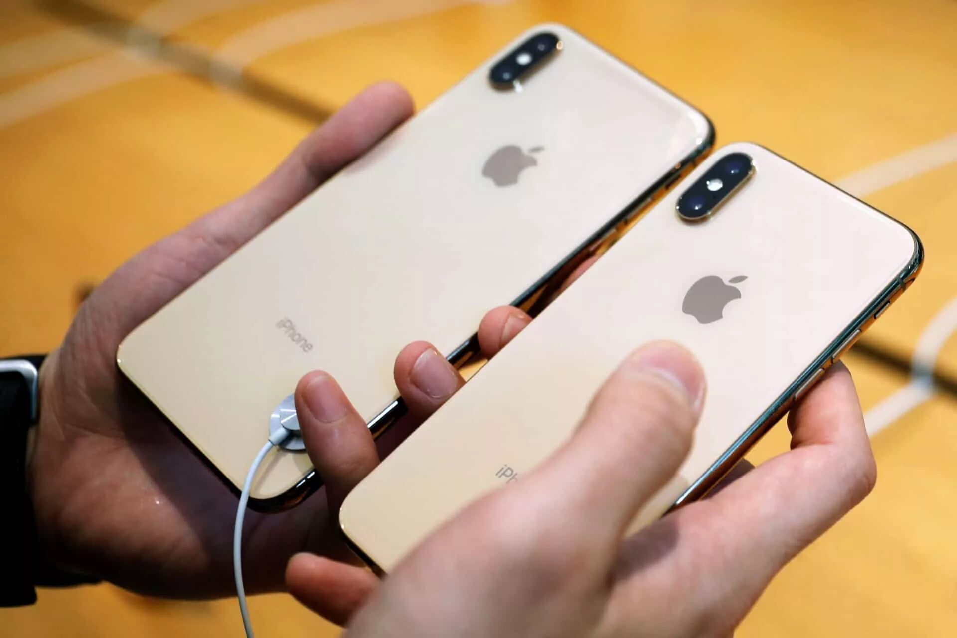 Apple iphone google. Apple iphone 11. apple iphone 2019 года. ok google айфоны. айфон 20.