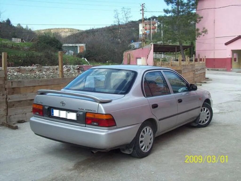 92---98 Efsane Toyota Corolla. Тойота Королла похожа на марка 100. СТС Тойота Королла 94 года. Toyota Corolla 1996 купе ночью.