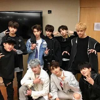Группа stray kids дебют