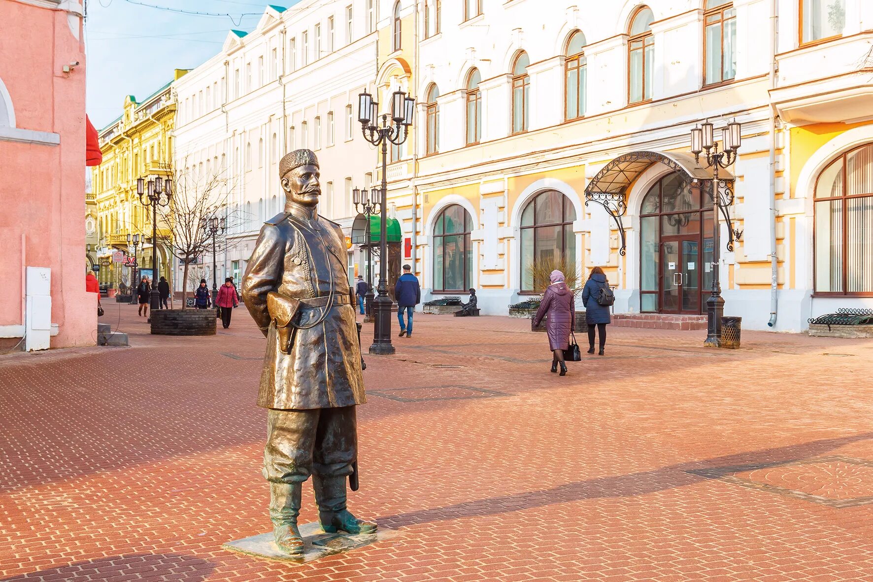 Большая покровская улица 1. Большая Покровка Нижний Новгород. Городовой Нижний Новгород большая Покровская. Большая Покровская улица в Нижнем Новгороде достопримечательности. Большая Покровка Нижний Новгород памятники.