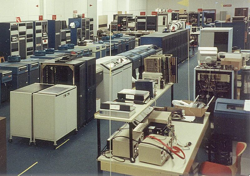 U s a computer. Винтажный компьютер. 1980s computer. великобритания какие компьютеры производит\.