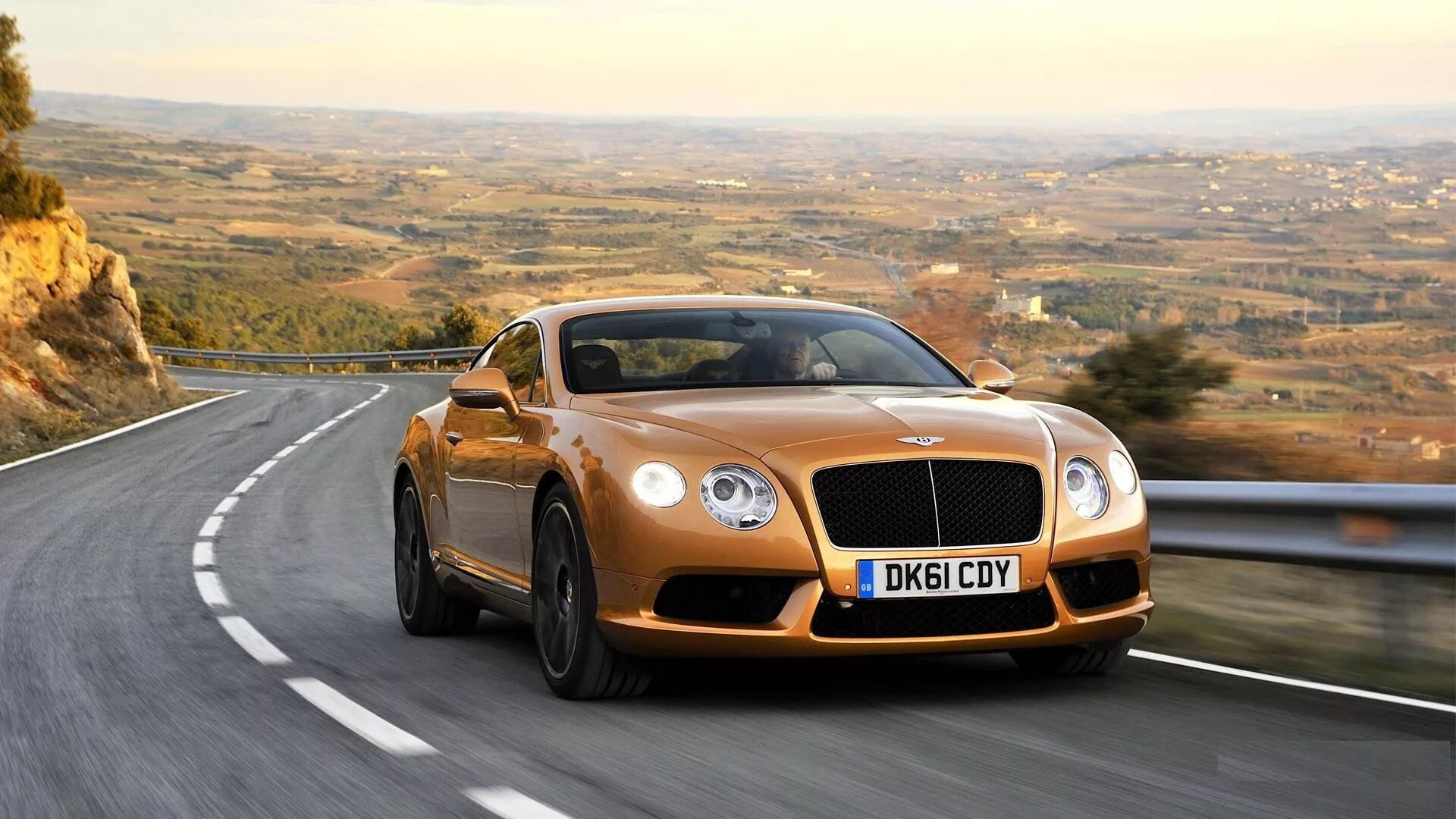 Высокие иномарки. Бентли Континенталь ГТ. Bentley Continental gt v8 2013. Bentley Continental gt v8 2012. Бентли Континенталь gt 2013.