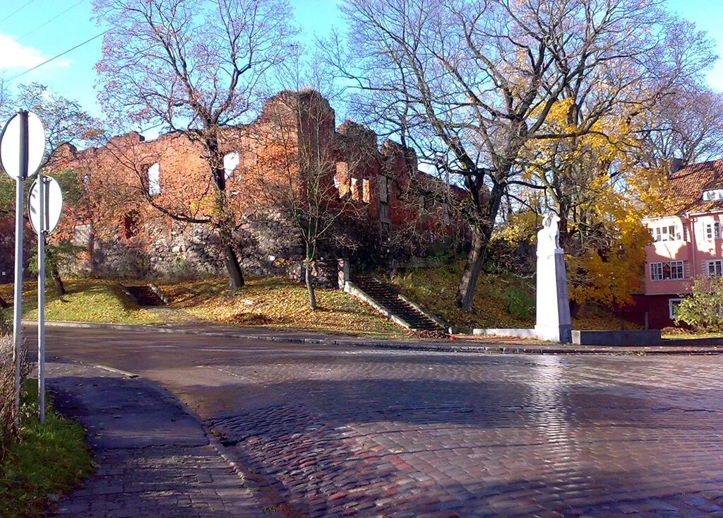 черняховск (черняховский район). черняховск (инстербург) калининградская область. улан калининград черняховск памятник. инстербург черняховск достопримечательности. г.
