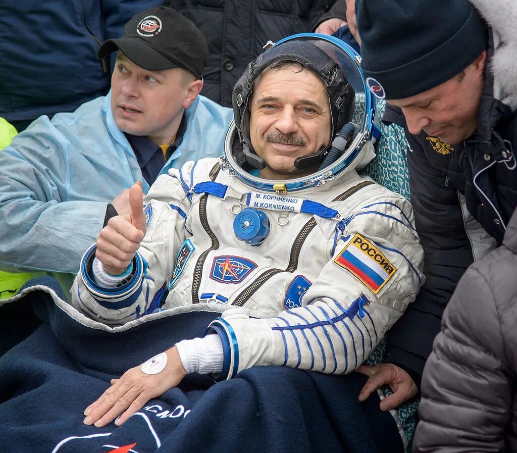 Самый молодой космонавт побывавший. Корниенко михаил борисович. михаил корниенко космонавт. михаил борисович корниенко мкс. михаил корниенко в космосе.