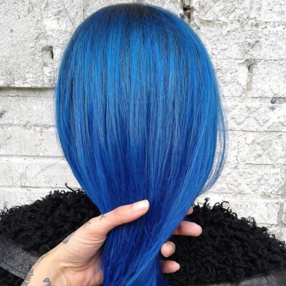Девушка с синим цветом. Синий цвет волос. Голубой цвет волос. Синее окрашивание. Сине-голубой цвет волос.
