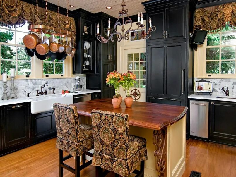 Комод во французском стиле. Черный прованс. Лавандовая кухня в стиле прованс. Черный прованс. Темная спальня в стиле прованс.