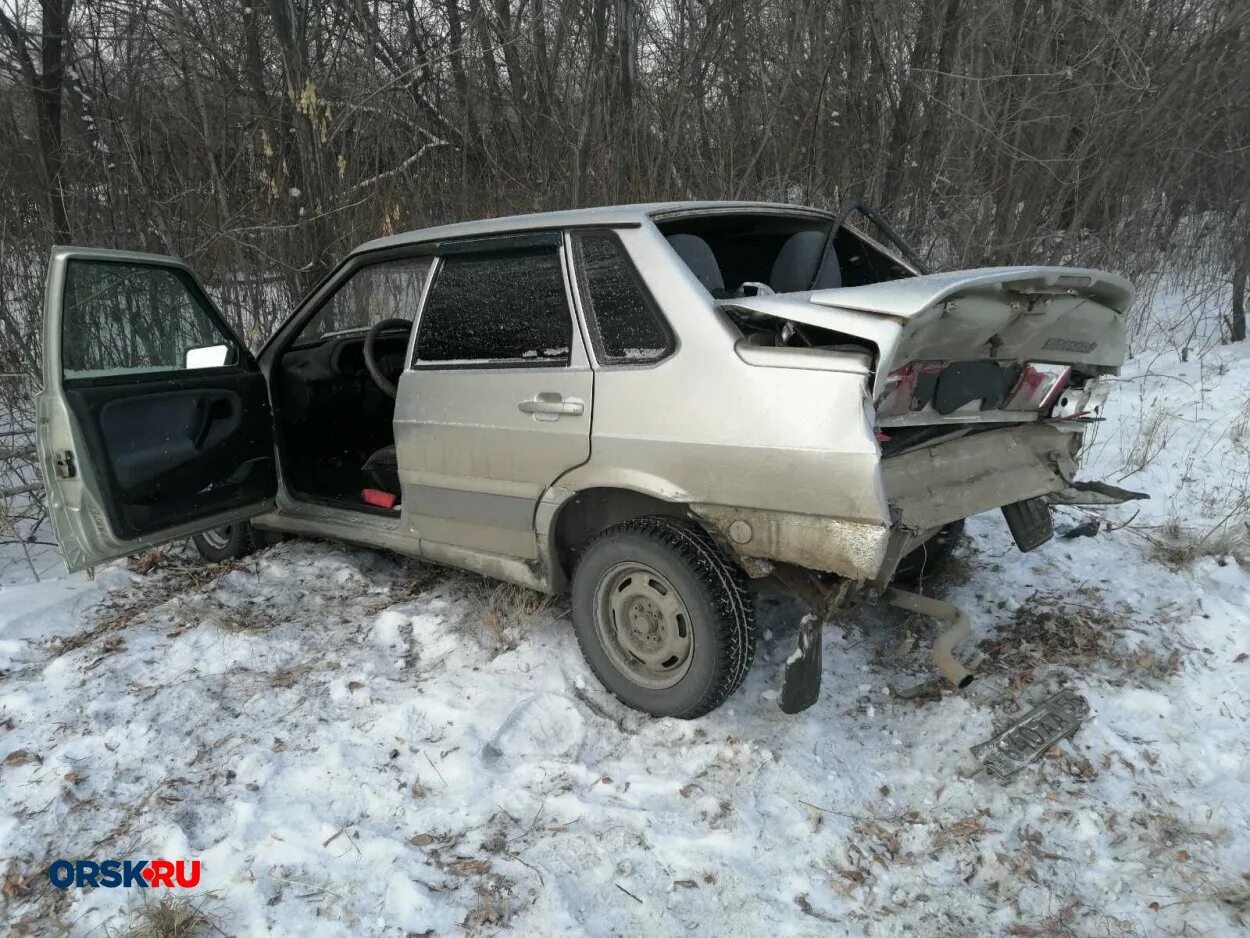 Авария ваз 2115. Авария ВАЗ 2115 серебристая. ВАЗ 2115 авария Тобольск.