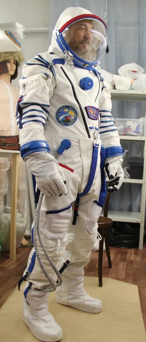 Новейший скафандр. Прототипы скафандров. Spacex crew dragon скафандр. Скафандр орлан. Скафандр орлан мкс.