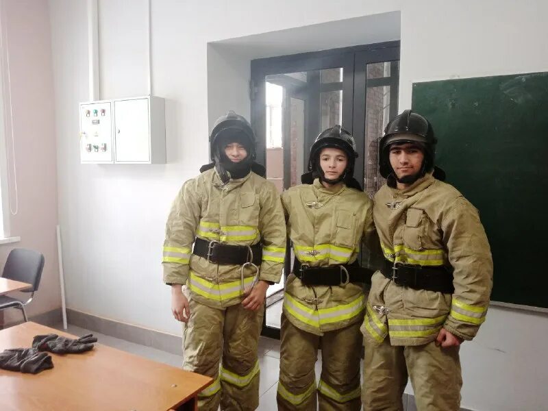 43 пожарная часть москва. пожар в кемерово. пожарный. пожарник фото. бассейн в кемерово паржар нико.